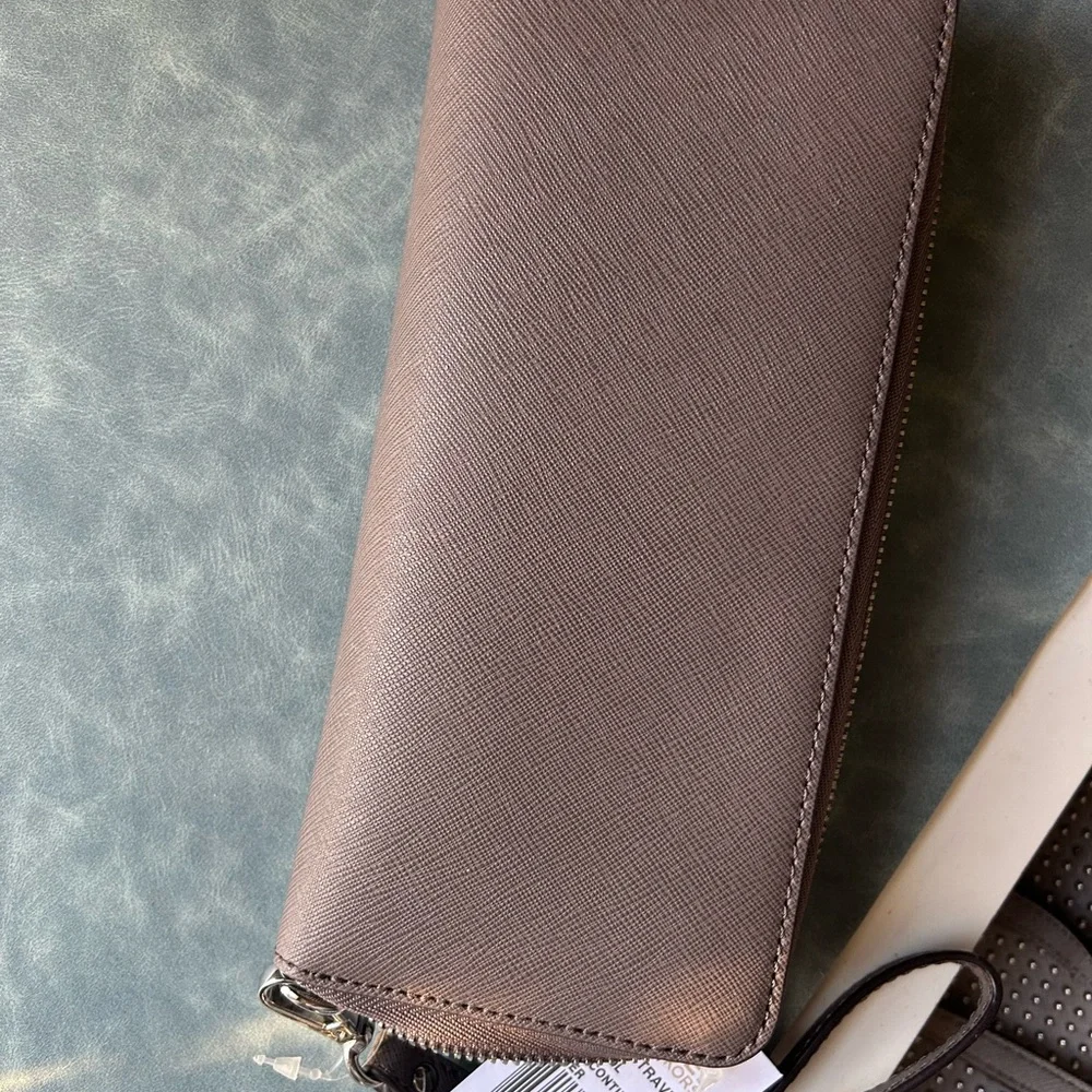 Michael Kors Charcoal Women’s Wristlet Wallet - Picture 4 of 5
